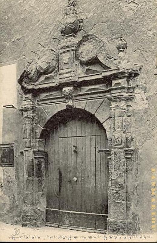 MH b- 048- Place Kleber et prefecture.jpg